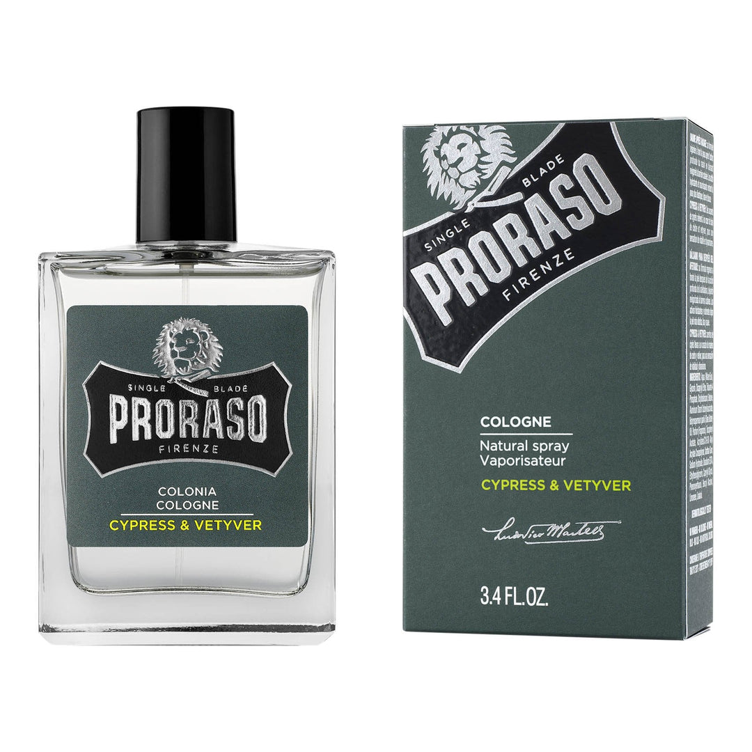 Blank glassflaske med skrukork og grønn etikett. Italiensk parfyme fra Proraso